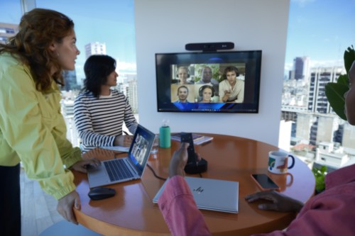 POLY Studio R30 USB Video Bar and BT Remote with HP USB-C Dock G5 (ABA)