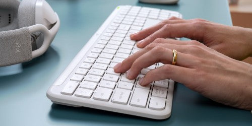 Logitech Signature Slim K950 keyboard Office RF Wireless + Bluetooth QWERTY English White