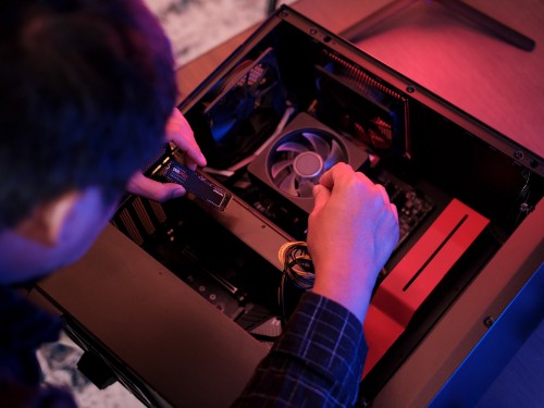 Samsung 990 PRO 2 TB M.2 PCI Express 4.0 NVMe V-NAND MLC